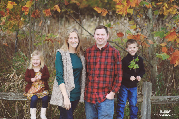 Megan Kelly, Canton, Michigan, Southeast Michigan, Family, Children, Fall Leaves, Photographer