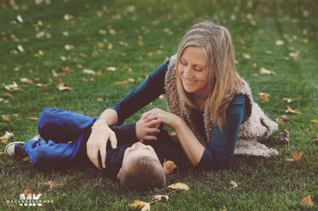 Megan Kelly, Canton, Michigan, Southeast Michigan, Family, Children, Fall Leaves, Photographer